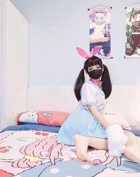 淫荡教师小说集_免费完整版高清