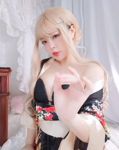 裸体丰满白嫩大尺度美女的网站_BD韩语高清迅雷在线观看